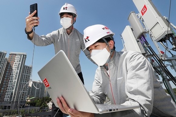 이동통신사가 5G 상용화 이후 삼성전자의 신형 5G 기지국 장비로 첫 장비 교체에 돌입했다. 사진/KT
