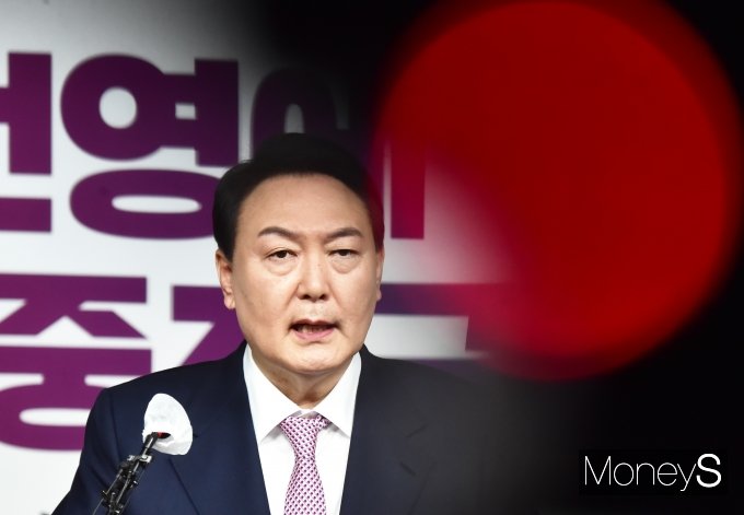 [머니S포토] 윤석열 
