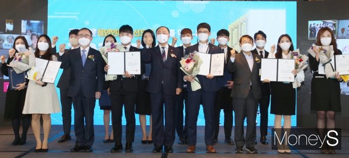 [머니S포토] 기재부 홍남기 