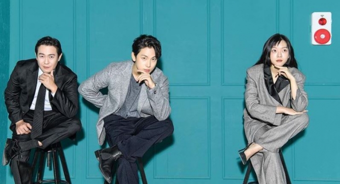 국내 온라인동영상서비스(OTT) 웨이브의 오리지널 드라마 콘텐츠 '트레이서'가 다음달 18일 시즌2로 돌아온다. 사진은 트레이서 시즌1 출연진인 (왼쪽부터) 박용우·임시완·고아성. /사진=임시완 인스타그램 캡처