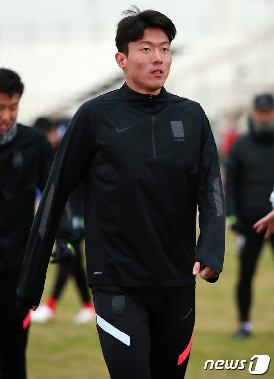 [사진] 황의조 '레바논 추위에 빨개진 얼굴'