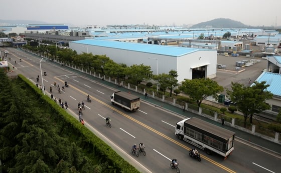 설을 맞아 국내 주요 완성차·부품업계 공장도 잠시 가동을 멈추고 휴식에 들어간다. 사진은 현대차 울산공장. /사진=뉴스1