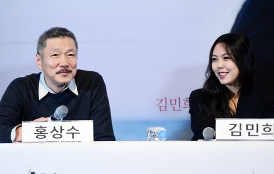 2년 만에 공식석상 서는 홍상수·김민희 베를린行 - 머니S 2년 만에 공식석상 서는 홍상수·김민희 베를린行 - 머니S