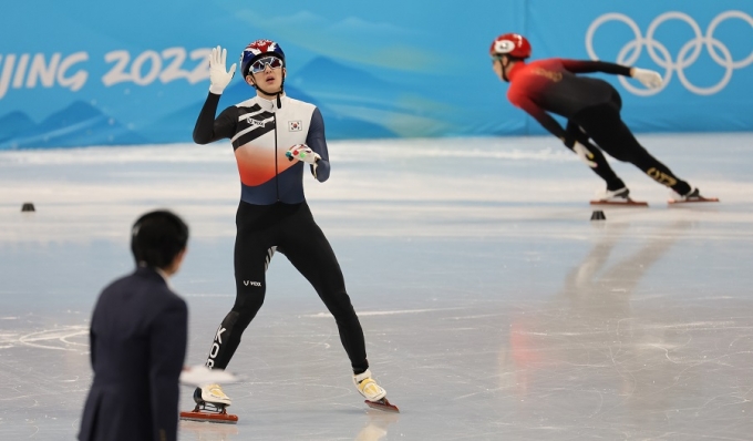 박장혁이 지난 7일 오후(한국시각) 중국 베이징 캐피털 인도어 스타디움서 2022 베이징동계올림픽 쇼트트랙 남자 1000m에서 부상을 당했다. /사진=뉴스1 