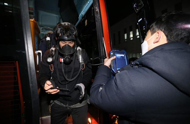 국민의당 유세버스 사망자 '일산화탄소 중독'… 국과수 1차 소견 - 머니S 국민의당 유세버스 사망자 '일산화탄소 중독'… 국과수 1차 소견 - 머니S