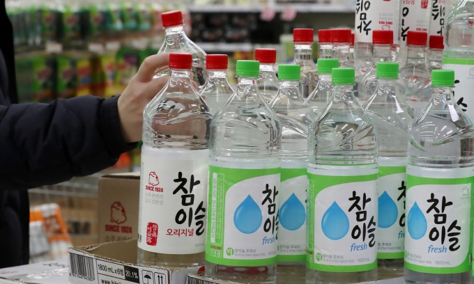 하이트진로가 소주 제품의 출고 가격을 인상했다. /사진=뉴시스