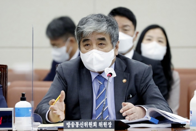 방송통신위원회(방통위)가 지난 2008년 출범 이후 최초로 여성 고위공무원을 임명했다. 사진은 한상혁 방송통신위원회 위원장이 지난해 10월 과학기술정보방송통신위원회 국정감사에 출석한 모습. /사진=뉴시스 