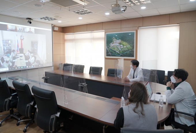 지난 16일 ‘자궁경부암의 근접 방사선치료’ 주제로 열린 원격진료 컨퍼런스/사진=동남권원자력의학원
