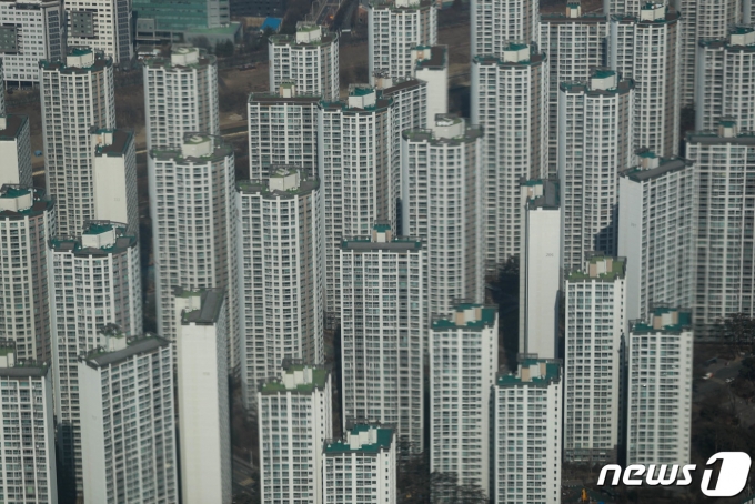 지난해 경남 김해시의 한 아파트 단지에서 이틀 만에 40건의 매매가 이뤄졌다. 사진은 내용과 무관. /사진=뉴스1