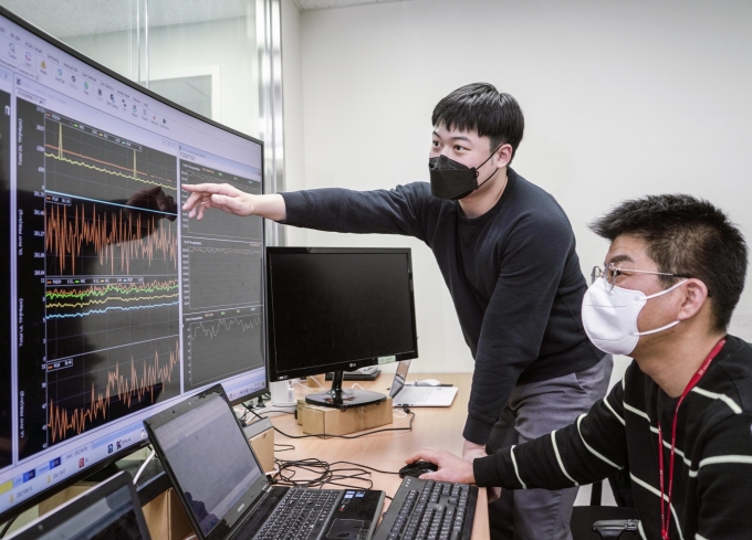 SK텔레콤은 이번 MWC 22 전시관 ‘5G & Beyond’ 주제 전시를 통해 5G 단독모드(SA·Stand Alone) 상용망 장비 환경에서 ‘5G 옵션4’ 기술을 검증한 사례를 선보인다고 24일 밝혔다. /사진=SK텔레콤