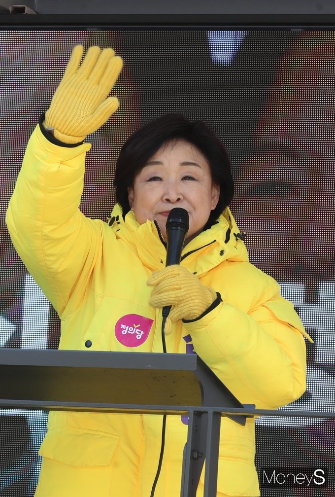 [머니S포토] 지지호소 하는 심상정 대선후보