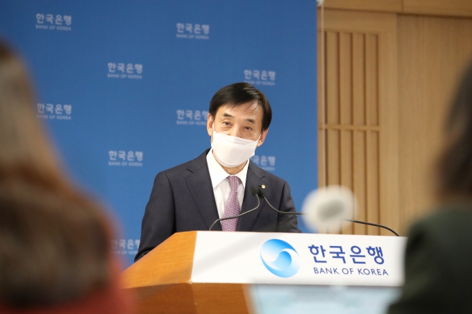 이주열 한국은행 총재가 24일 서울 중구 한국은행에서 열린 통화정책방향 기자간담회에서 발언하고 있다./사진=한국은행