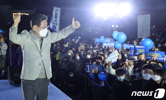 [뉴스1 PICK] 고향 간 '안동의 아들' 이재명…'TK 표심 집중 공략'