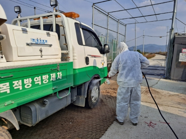 연천군이 아프리카돼지열병(ASF) 예방을 위한 방역활동에 총력을 기울이고 있다. / 사진제공=연천군