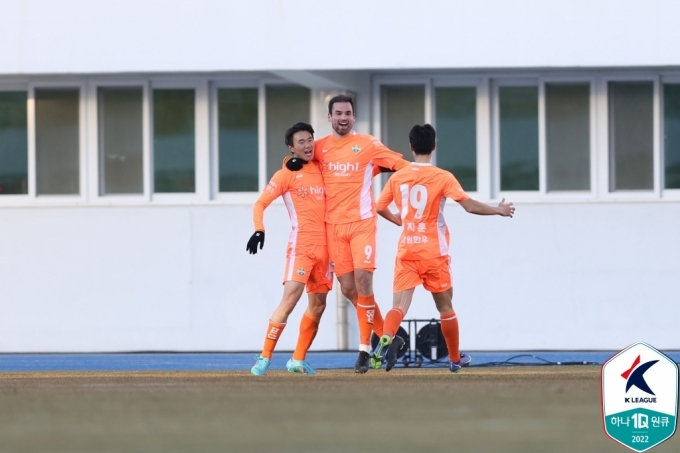 강원FC가 대구FC를 꺾었다.(한국프로축구연맹 제공)© 뉴스1