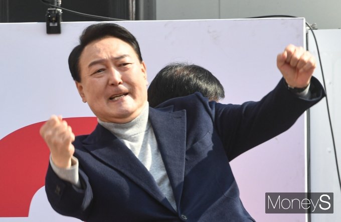 윤석열 국민의힘 대선 후보가 10일 제20대 대통령 선거에서 당선됐다. 사진은 지난 7일 경기 하남 유세에 나선 윤 후보. /사진=장동규 기자