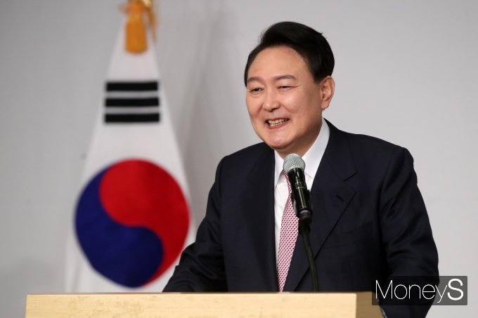 윤석열 대통령 당선인이 10일 오전 서울 여의도 국회에서 당선 인사 기자회견을 하고 있다. /사진=장동규 기자