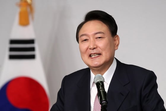 윤석열 제20대 대통령 당선인이 지난 10일 서울 여의도 국회에서 당선 인사 기자회견을 하고 있다. /사진=뉴스1