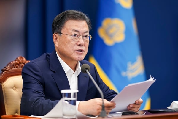 국민의힘이 16일 문재인 대통령을 향해 임기 말 '낙하산 인사'를 한다고 지적했다. 사진은 지난 14일 청와대 여민관에서 발언하는 문 대통령. /사진=뉴스1