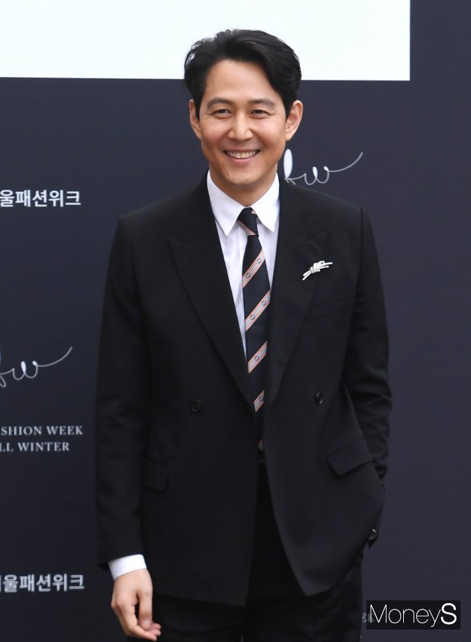 [머니S포토] 이정재 '매력적인 미소'