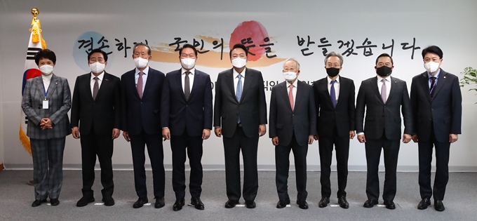 경제 6단체장과 회동 윤석열 경제 6단체장과 회동 윤석열