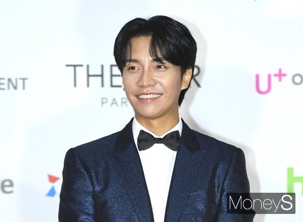 가수이자 배우 이승기가 24일 밤 9시 방송된 SBS 예능 프로그램 '써클 하우스'에 출연해 코 성형 고민을 공개했다. /사진=장동규 기자