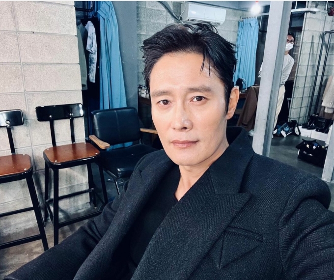 이병헌이 직접 찍은 신민아의 모습을 공개했다. /사진=이병헌 공식 인스타그램 캡처.