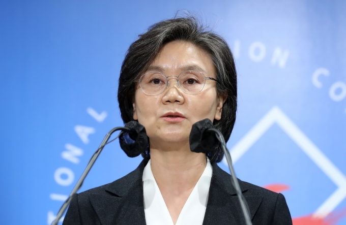 대통령직인수위원회(인수위)는 중앙선거관리위원회가 인수위의 간담회 요청을 수용하지 않겠다는 답을 들었다며 "매우 안타깝고 유감이다"고 밝혔다. 사진은 노정희 중앙선거관리위원회 위원장. /사진=뉴시스