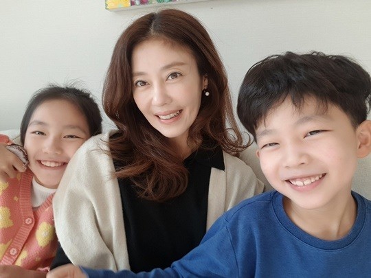 그룹 쥬얼리 출신 이지현이 올바른 육아를 위해 꾸준한 노력을 약속했다. /사진=-피앤드케이엔터테인먼트 제공