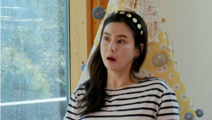 배우 최정윤이 남편과 별거 중인 속내를 내비쳤다. /사진=같이삽시다3 제공