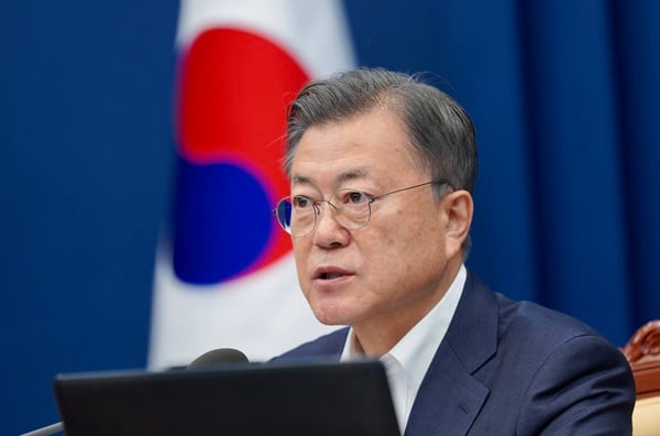 청와대가 20일 문재인 정부에서 도입한 국민청원이 5월9일까지 운영된다고 전했다. 사진은 지난 19일 청와대 여민관에서 발언하는 문 대통령. /사진=뉴스1
