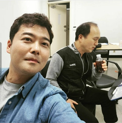 전현무가 술에 취해 신세한탄을 해 웃음을 안겼다. /사진=전현무 인스타그램