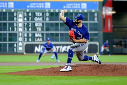 메이저리그(MLB) 토론토 블루제이스가 24일(한국시각) 미국 텍사스주 휴스턴 미닛 메이드 파크에서 열린 2022 메이저리그 휴스턴 애스트로스와 원정 경기에서 3-2로 승리했다. 사진은 알렉 마노아. /사진=로이터