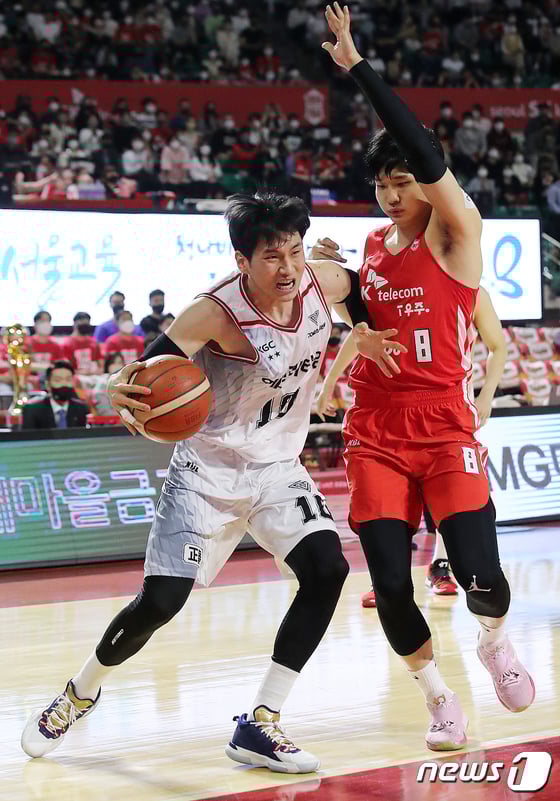 [사진] 돌파하는 문성곤