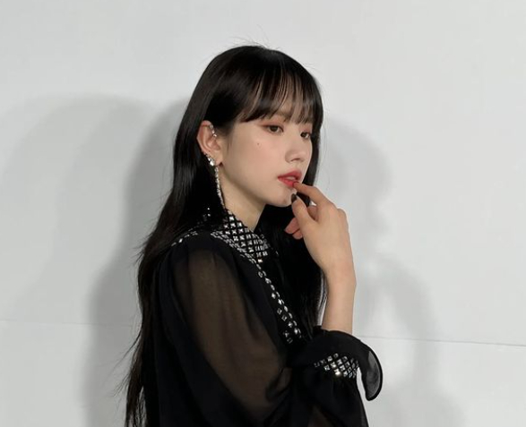그룹 우주소녀 설아가 연애 상담을 한 팬에게 보낸 단호한 답장이 화제다. /사진=설아 인스타그램 갈무리
