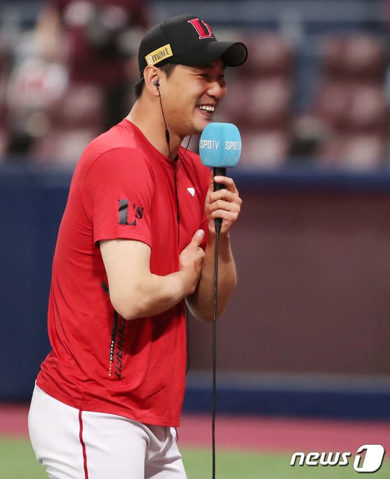 [사진] '시즌 5승' 김광현, 즐거운 인터뷰