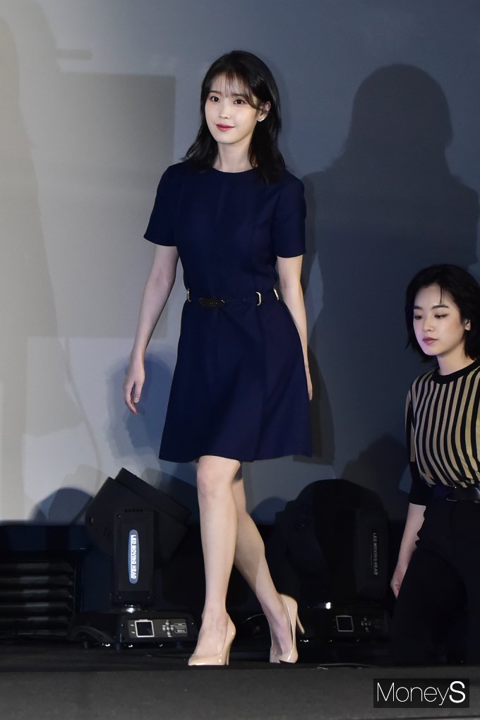 [머니S포토] 브로커 아이유, 인형의 발걸음