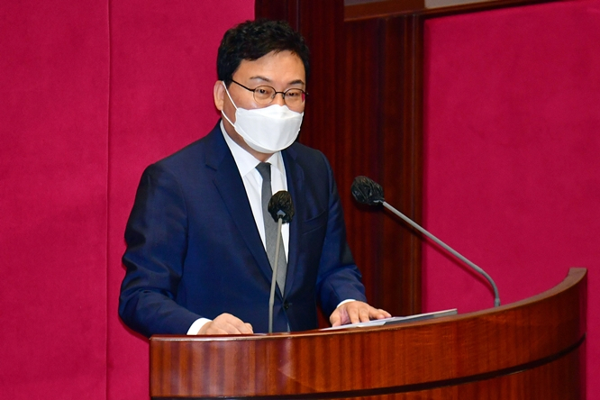 공직선거법 위반 혐의로 기소된 이상직 의원(무소속·전북 전주시을)이 12일 대법원에서 징역 1년4개월에 집행유예 2년을 확정받았다. /사진=뉴스1