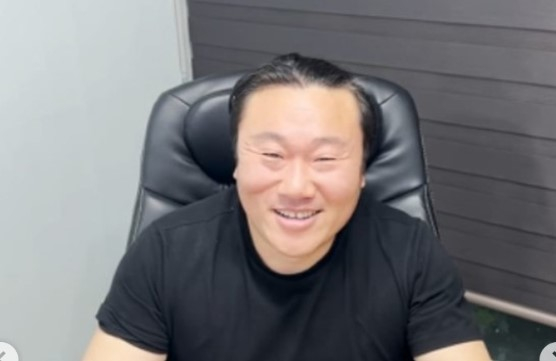 '나는 솔로' 4기 영철이 또 망언을 해 구설에 휩싸였다. 사진은 '나는 솔로' 4기 영철. /사진=영철 유튜브 캡처