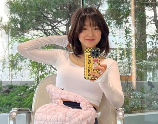 방송인 이혜성이 분위기가 확 달라진 근황을 공개했다. 사진은 13일 이혜성이 공개한 사진. /사진=이혜성 인스타그램