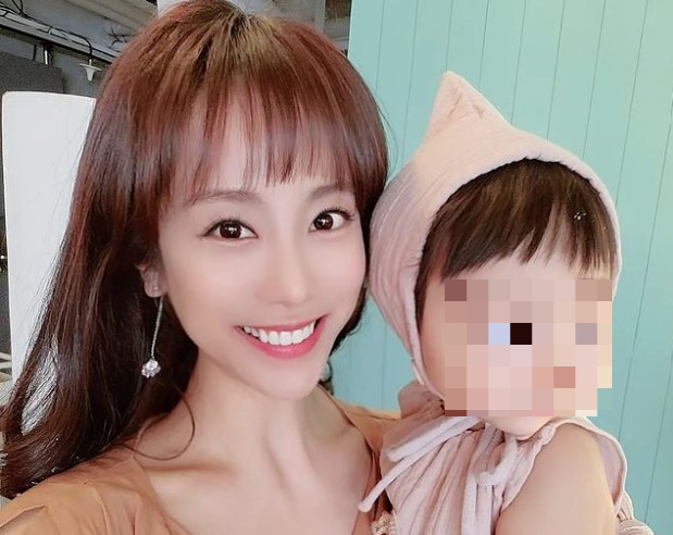 걸그룹 쥬얼리 출신 조민아가 과호흡 증상으로 정신을 잃어 119와 경찰이 출동했다고 밝혔다. 사진은 조민아가 16일 게시한 사진. /사진=조민아 인스타그램
