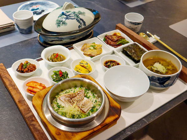 벽제갈비더청담의 도미솥밥반상./사진=다이어리알