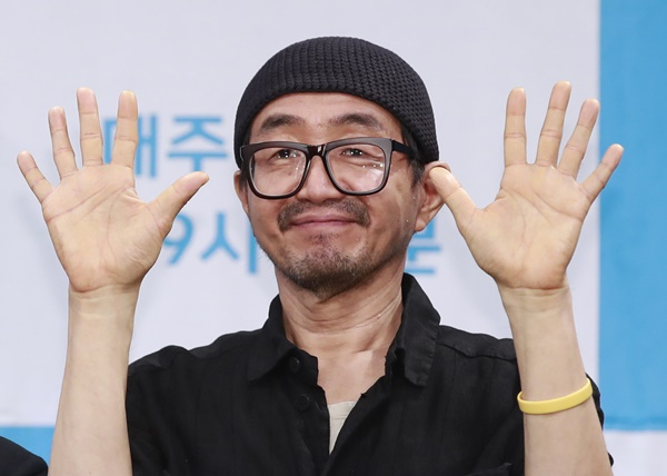 영화 '범죄도시 2'에서 최춘백 회장 역을 맡은 배우가 지난해 사망한 사실이 알려졌다. 사진은 2020년 7월 서울 상암동 골든마우스홀에서 열린 MBC 드라마 '십시일반' 제작발표회에 참석한 배우 남문철. /사진=뉴스1