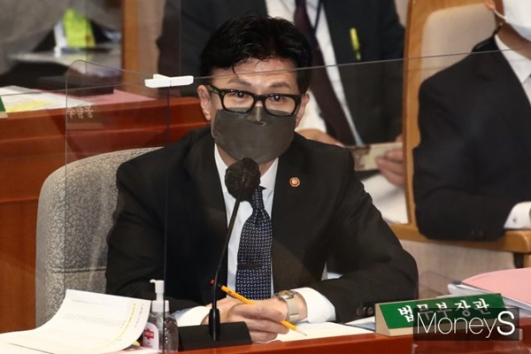 하태경 국민의힘 의원이 더불어민주당은 한동훈 법무부 장관을 우려할 필요가 없다고 주장했다. 사진은 지난 19일 서울 여의도 국회에서 열린 예산결산특별위원회에 참석한 한 장관. /사진=장동규 기자