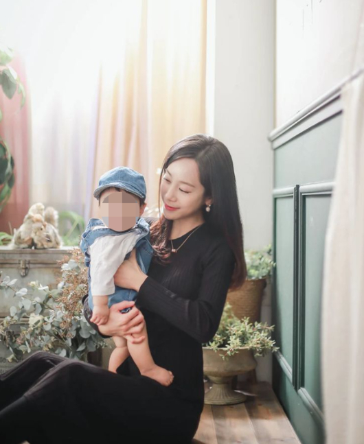 그룹 쥬얼리 출신 조민아가 가정폭력 피해 의혹에 대해 해명없이 SNS를 이어가고 있다. /사진=조민아 인스타그램