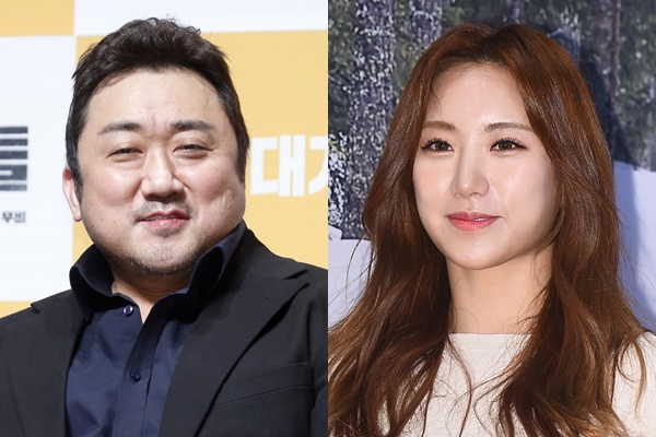배우 마동석(왼쪽)이 연인 예정화와 함께 그룹 god 멤버이자 배우 윤계상의 결혼식에 참석했다. /사진=뉴스1