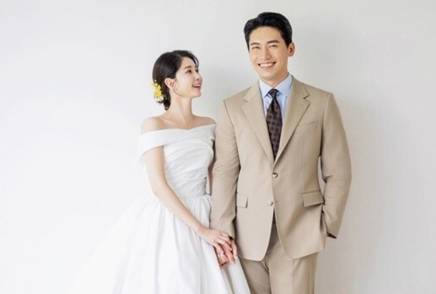 '나는 솔로' 6기 영숙과 영철이 결혼 발표에 이어 깜짝 임신 소식을 전했다. /사진=영숙 인스타그램