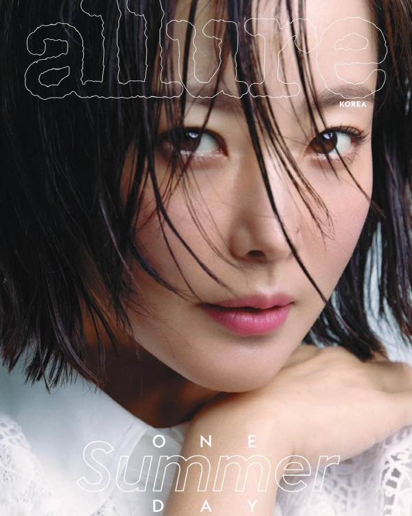 사진=김희선 인스타그램/ 얼루어 코리아