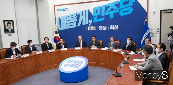 [머니S포토] 더불어민주당 상임고문단 간담회