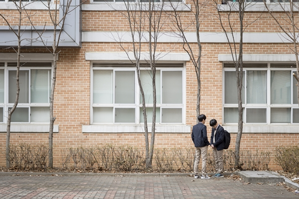 20일 법조계에 따르면 학창시절 학교폭력을 일삼던 가해자에게 사과를 요구하다 폭행을 한 20대 남성이 최근 1심에서 실형을 선고받았다. 사진은 기사내용과 무관. /사진=이미지투데이